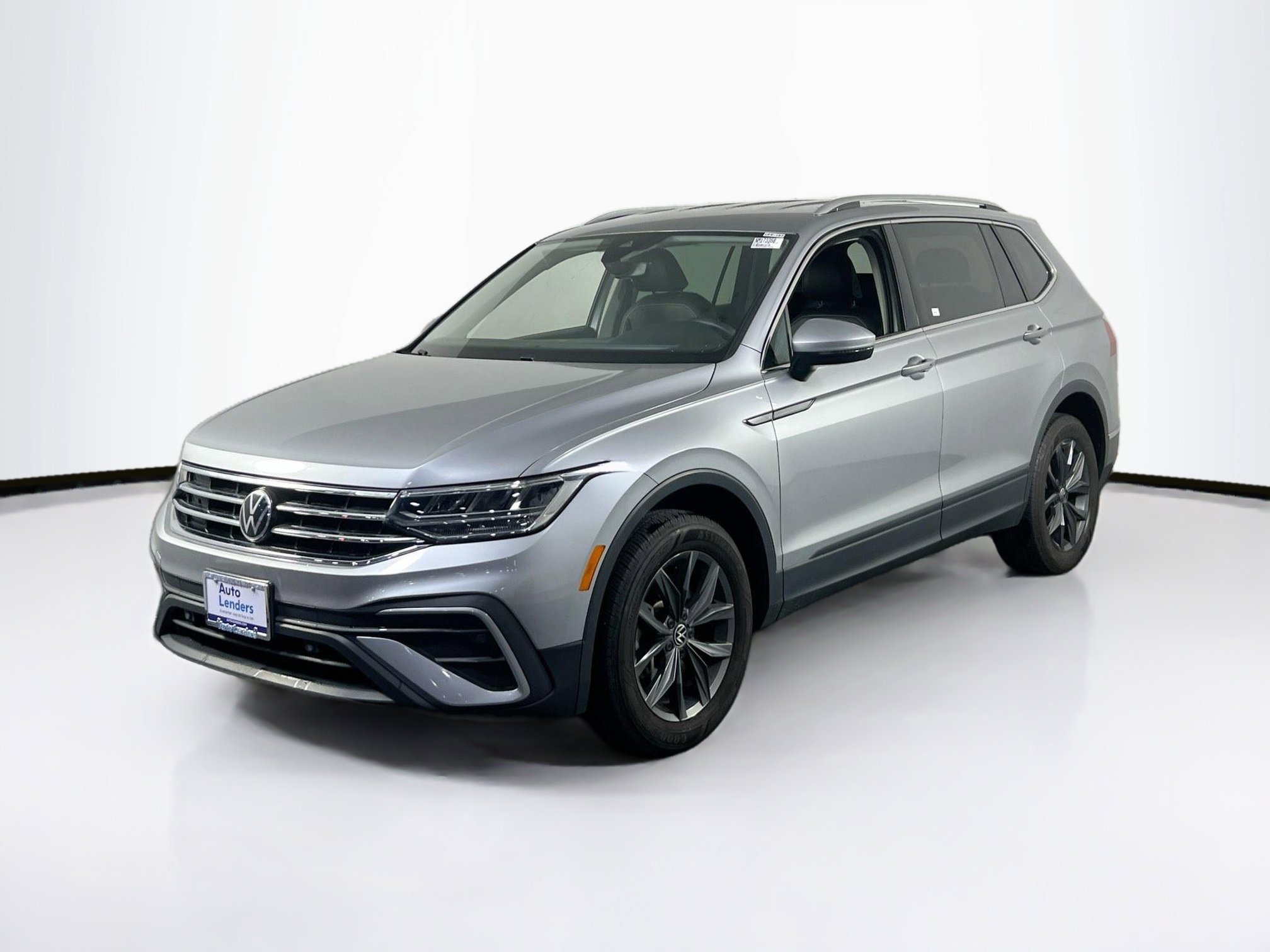 Used 2022 Volkswagen Tiguan SE AWD/4WD image 1