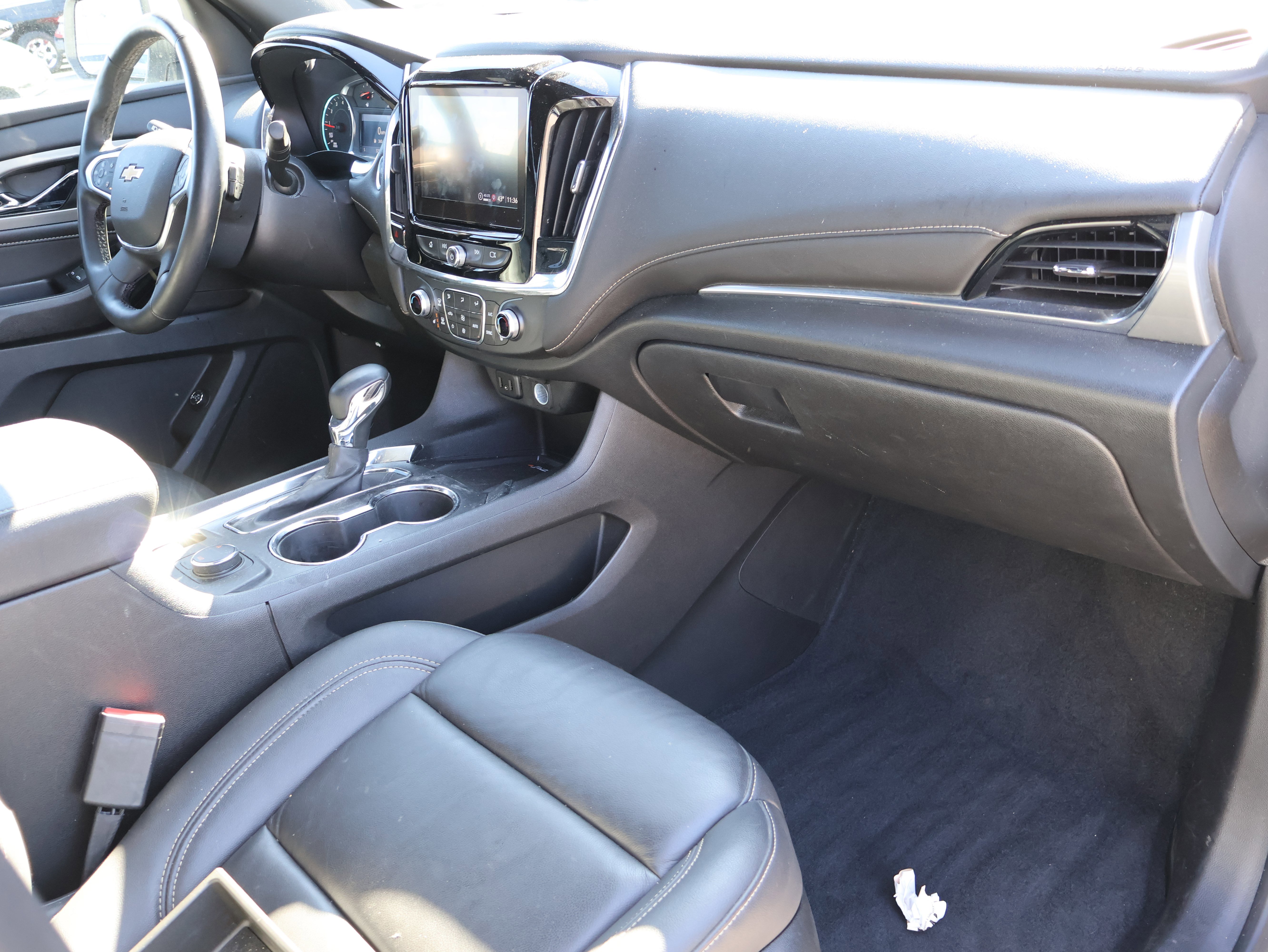 Used 2023 Chevrolet Traverse LT image 10