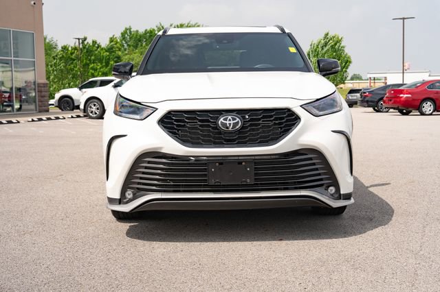 Used 2021 Toyota Highlander XSE FWD image 9
