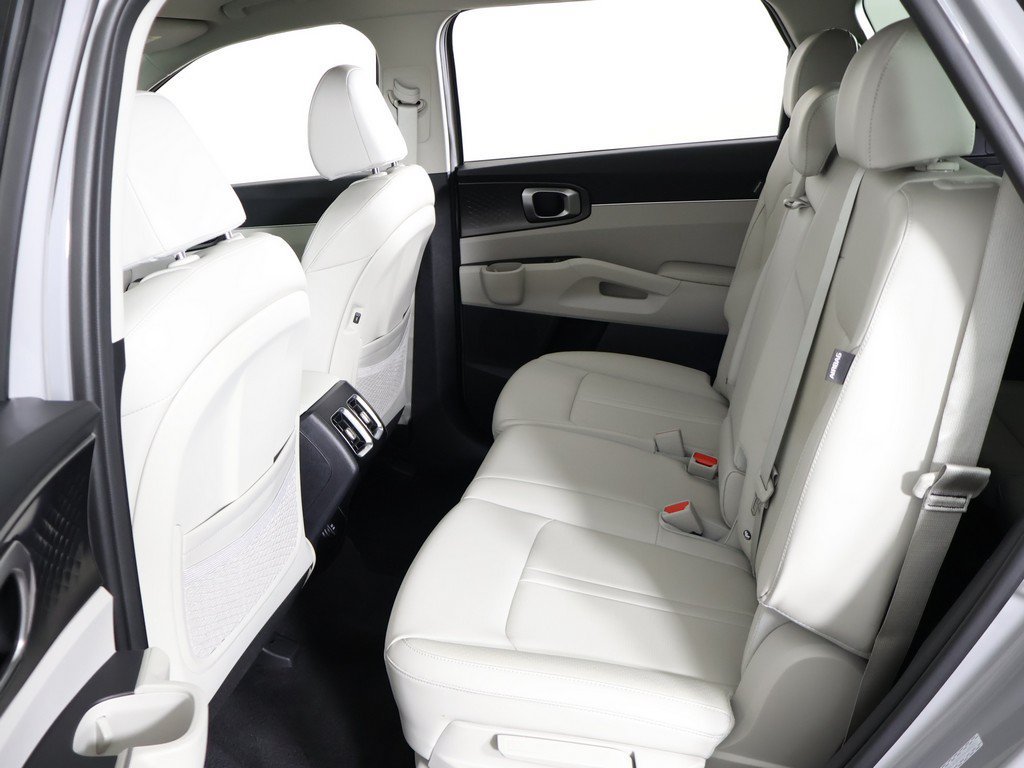 Certified 2026 Kia Sorento S FWD image 33