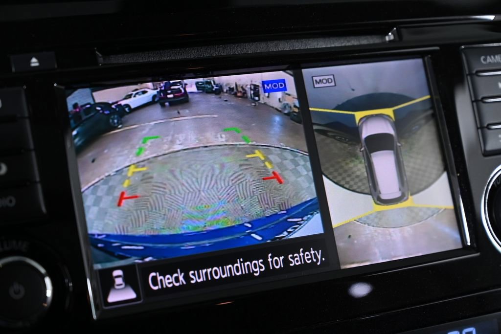 Used 2019 Nissan Rogue SV w/ Sun & Sound Touring Package image 17