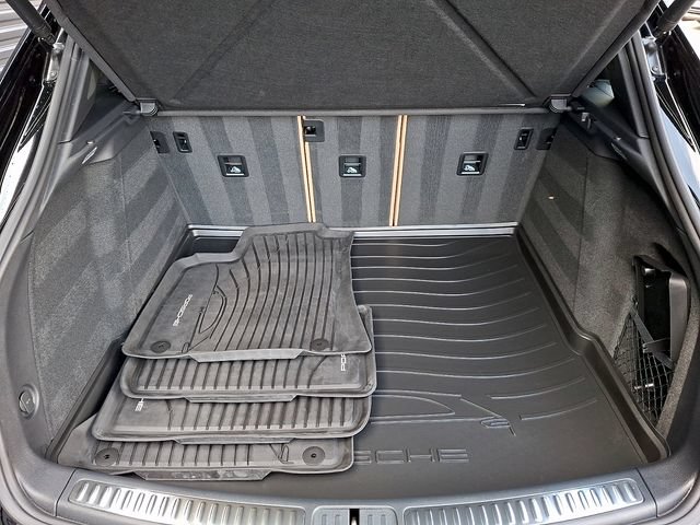 Certified 2026 Porsche Macan AWD/4WD image 31