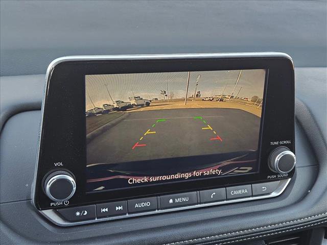 Used 2025 Nissan Rogue SV image 13