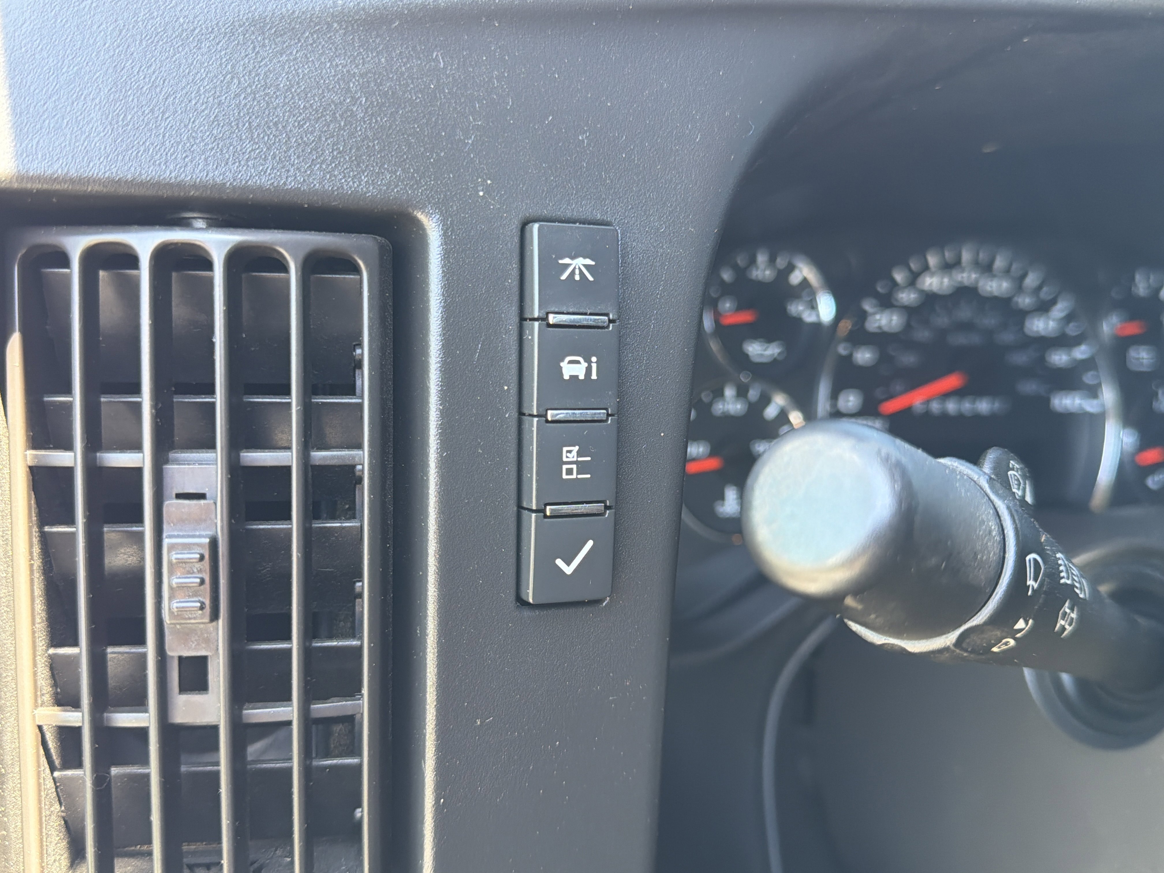 Used 2018 Chevrolet Express 2500 Extended RWD image 15