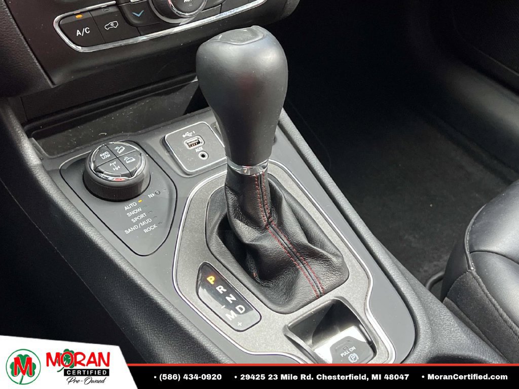 Used 2020 Jeep Cherokee Trailhawk w/ Cold Weather Group AWD/4WD image 25