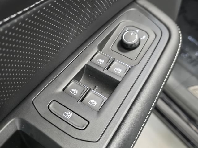 Used 2024 Volkswagen Atlas Cross Sport SEL R-Line AWD/4WD image 16