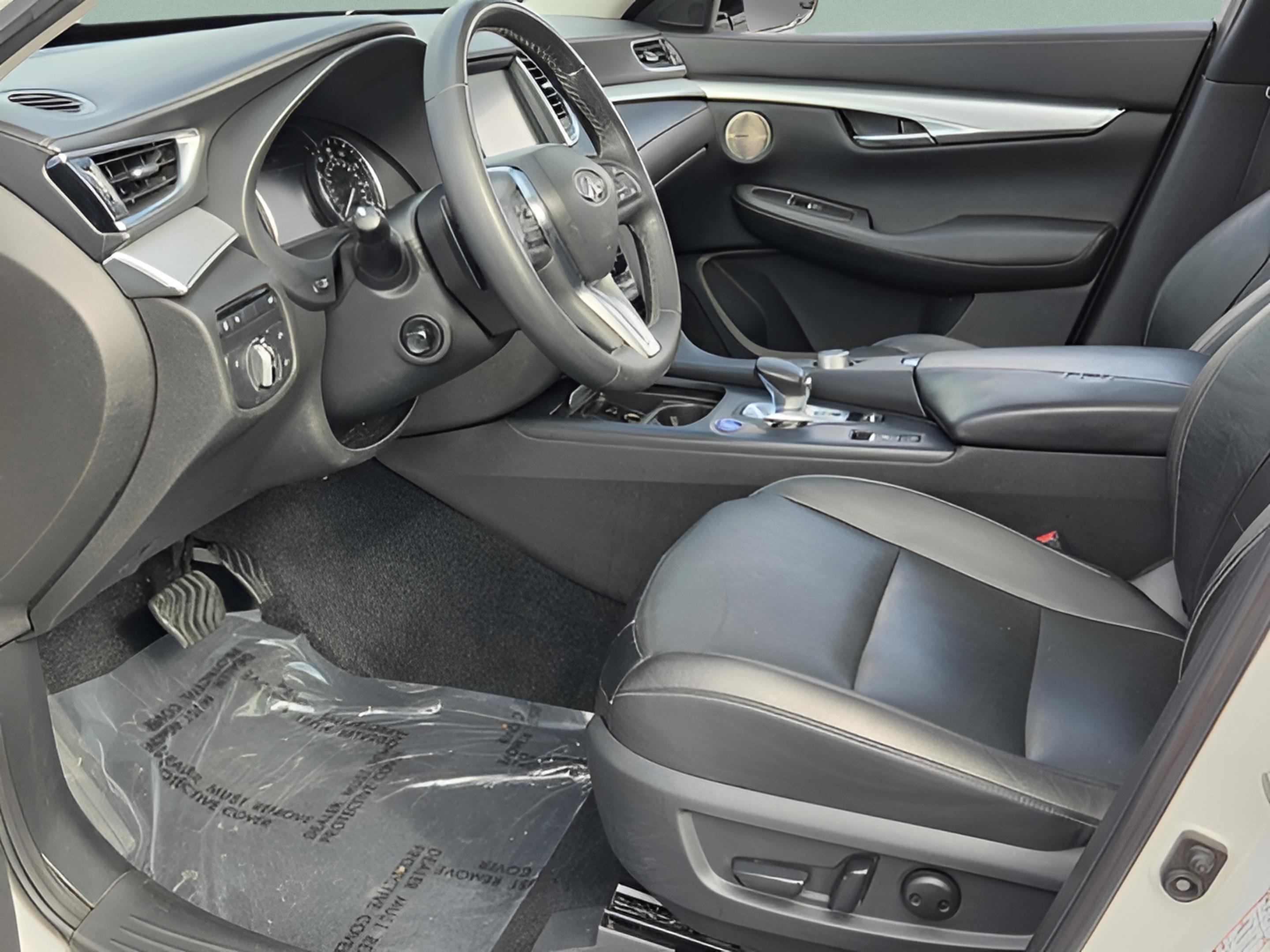 Used 2019 INFINITI QX50 Essential w/ Premium Heat Package image 16