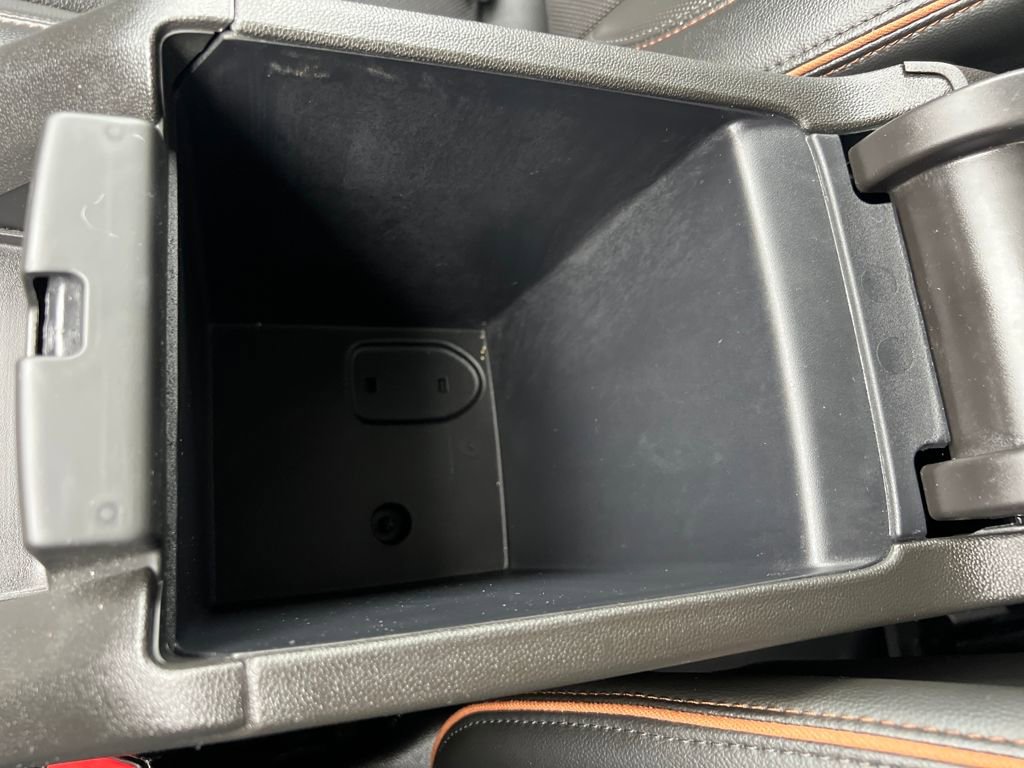 Used 2023 GMC Acadia AT4 w/ Technology Package image 19