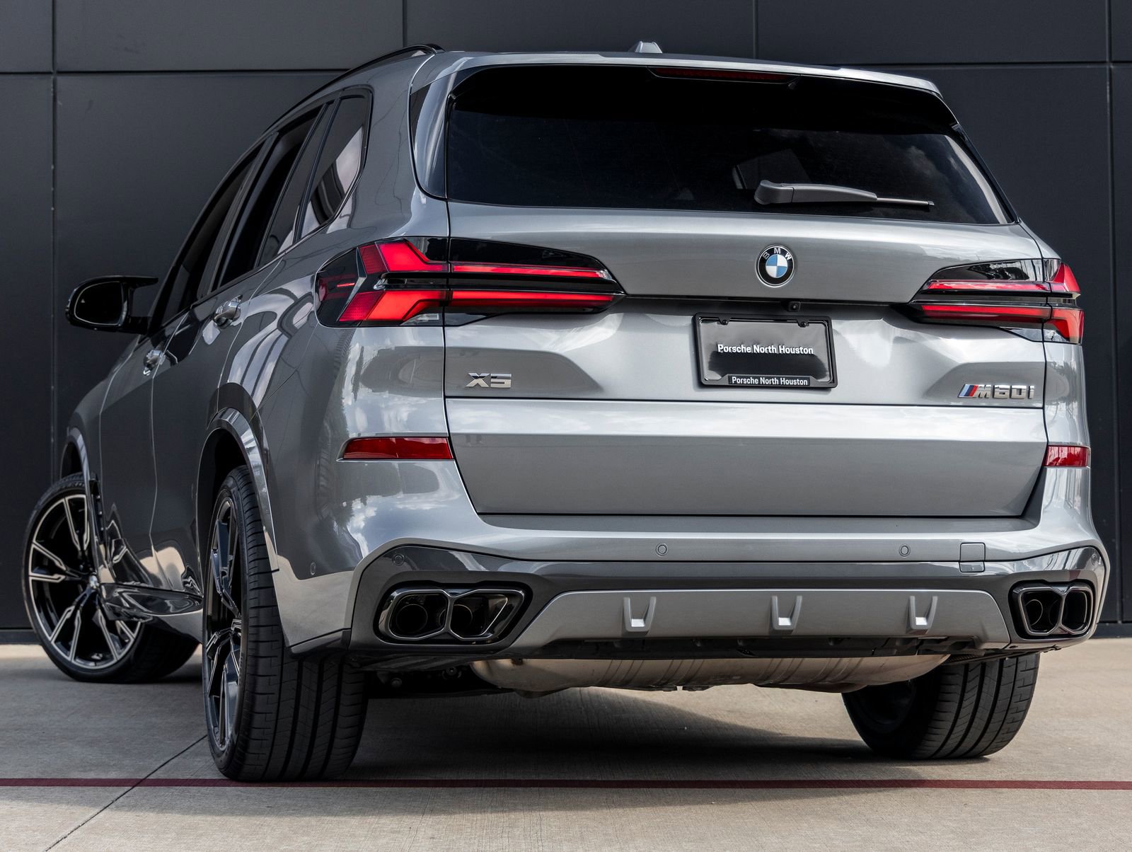 Used 2026 BMW X5 M60i w/ Climate Comfort Package image 6