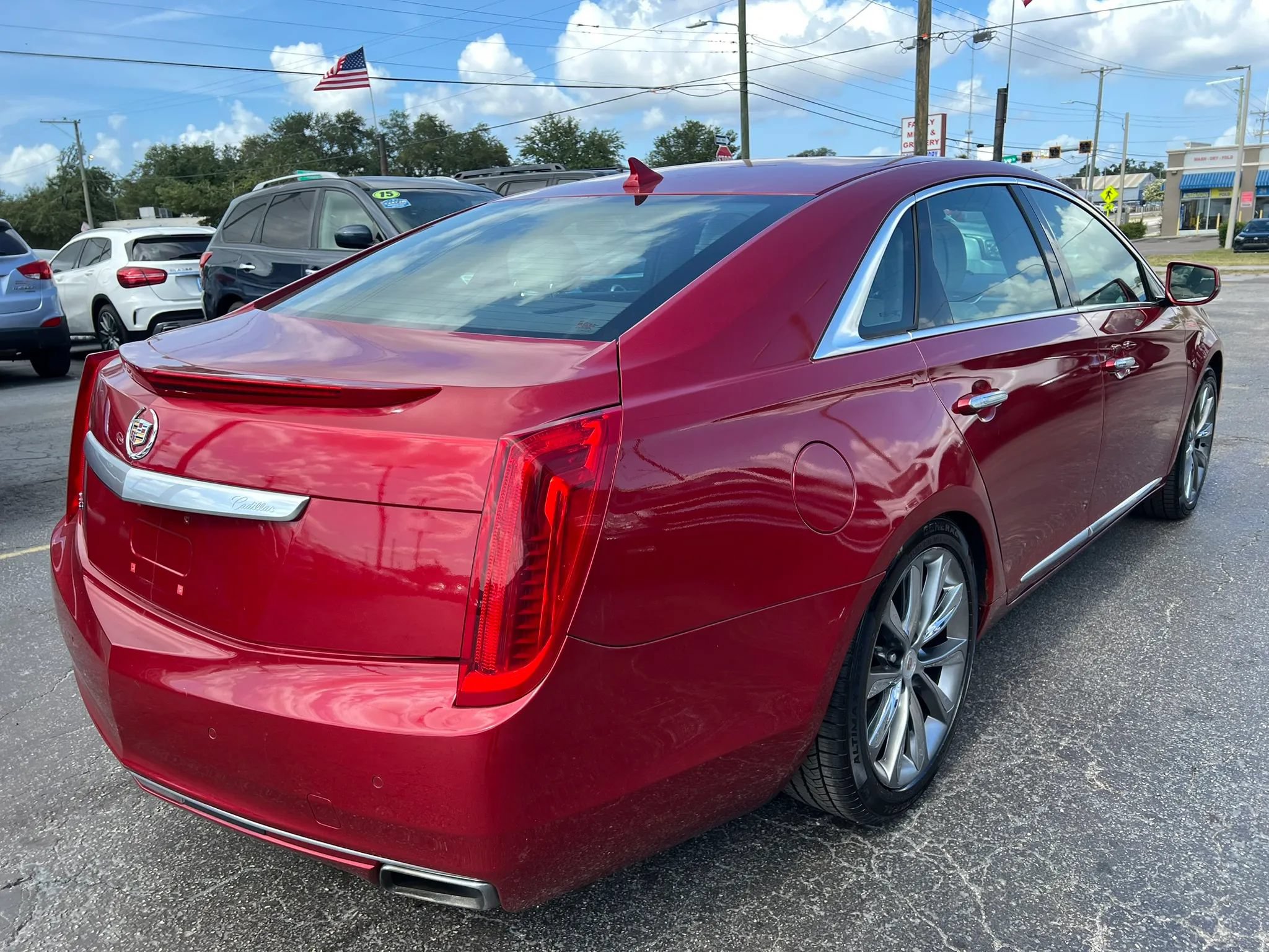 Used 2013 Cadillac XTS Luxury FWD image 5
