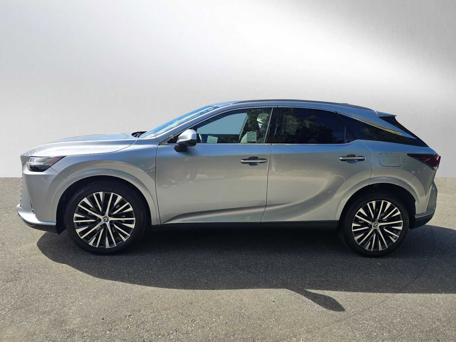 Used 2023 Lexus RX 350 Premium Plus w/ Cold Area Package image 6