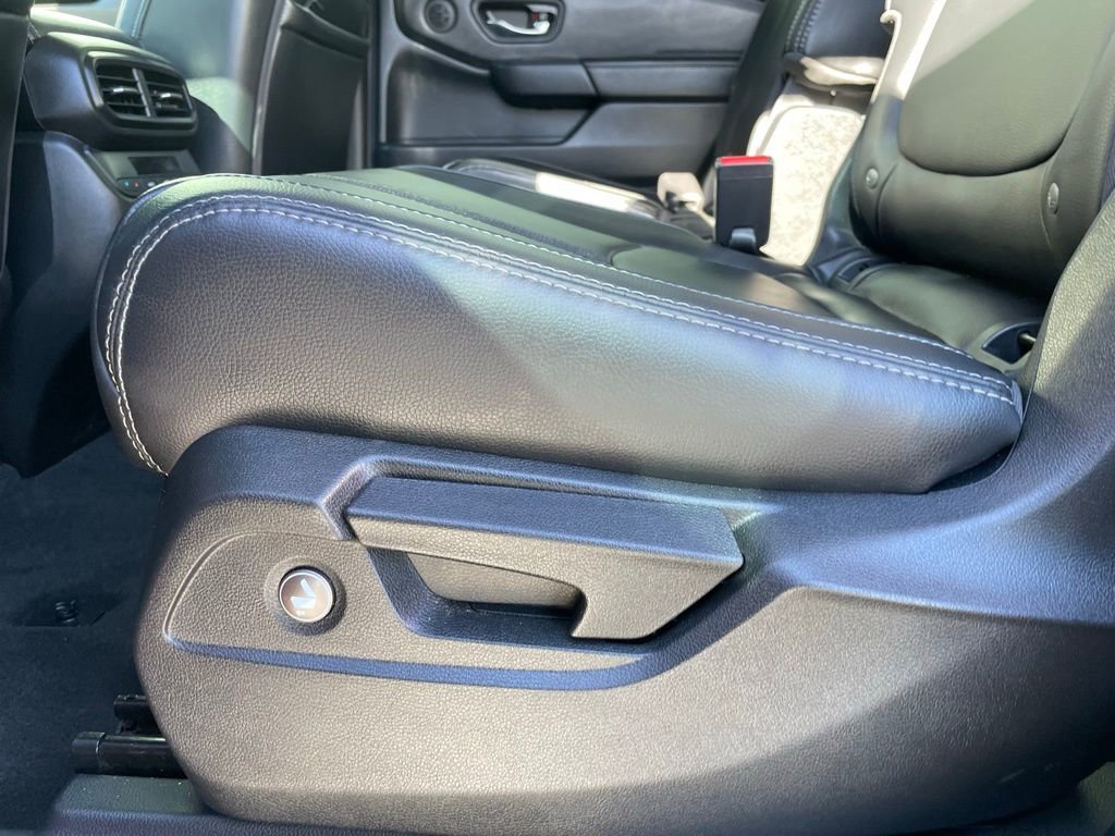 Certified 2025 Honda Pilot EX-L image 40