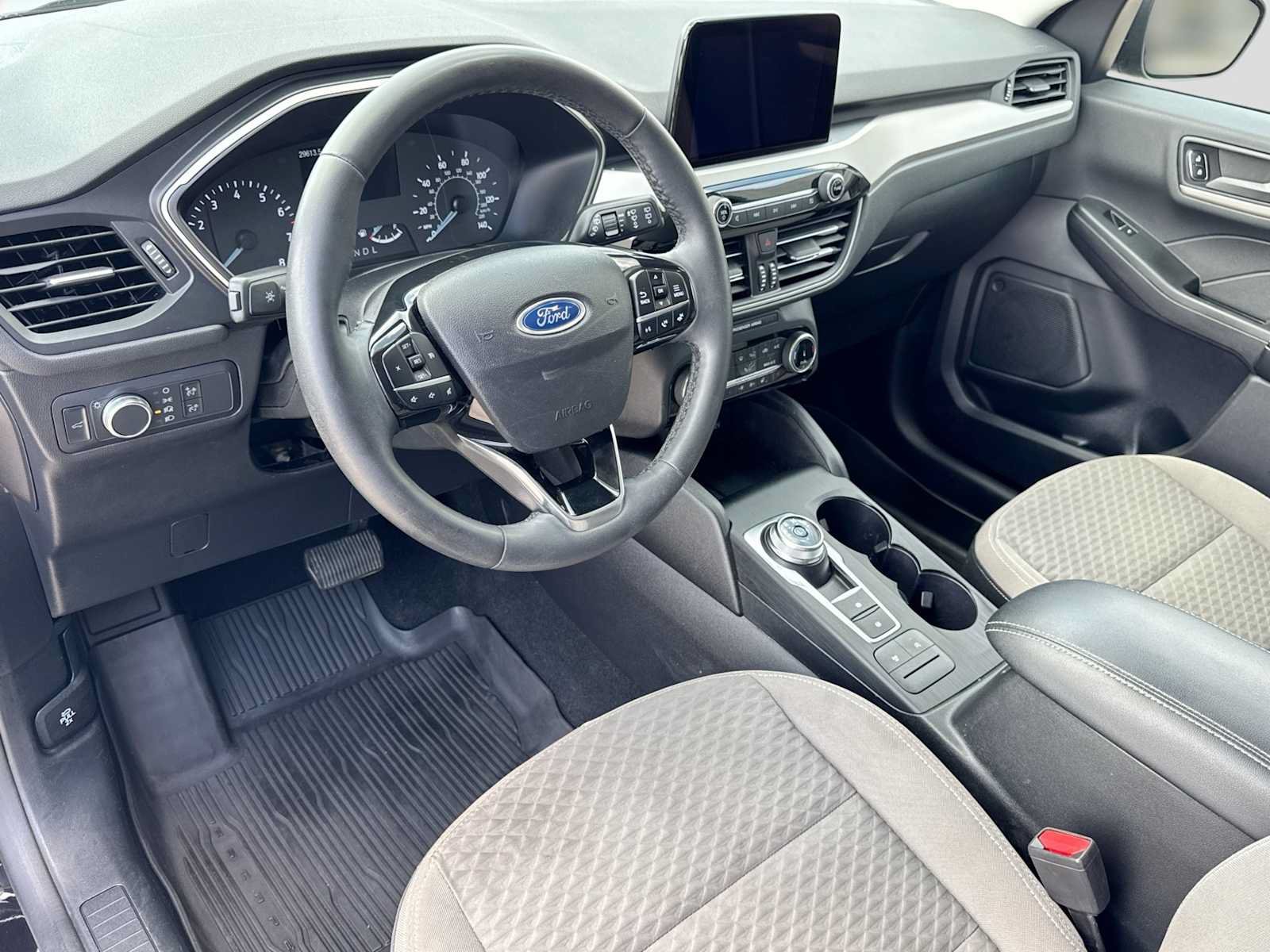 Used 2022 Ford Escape SE w/ Convenience Package AWD/4WD image 2