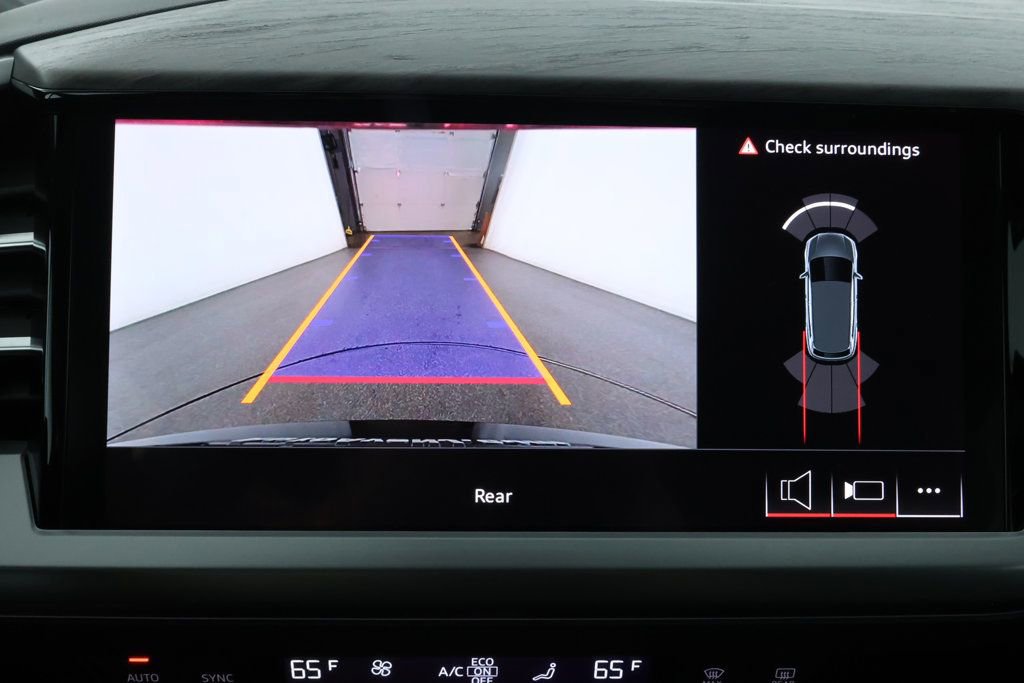 Used 2025 Audi Q4 e-tron Premium image 18