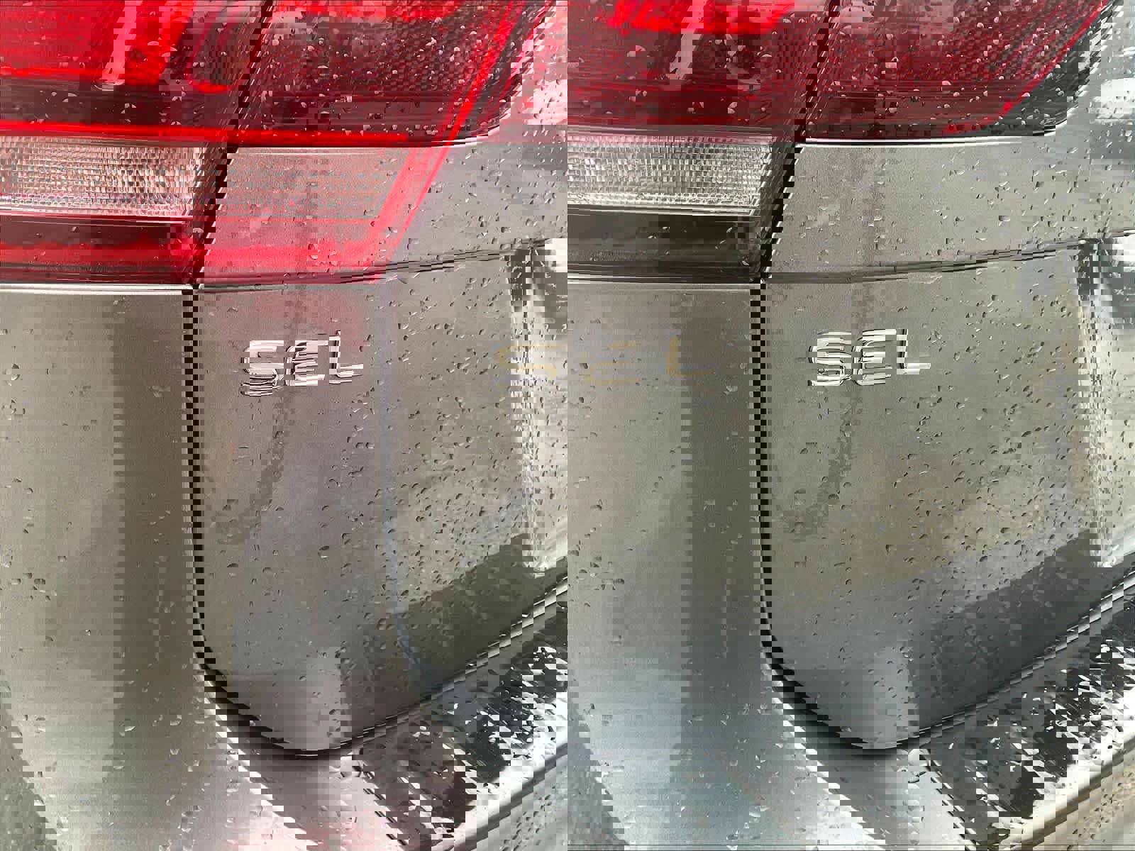 Used 2023 Volkswagen Tiguan SEL R-Line image 27