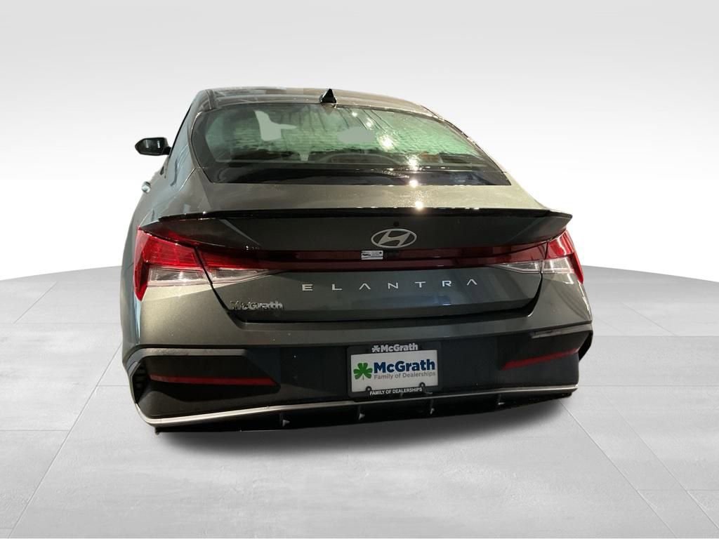 New 2026 Hyundai Elantra Sport image 4