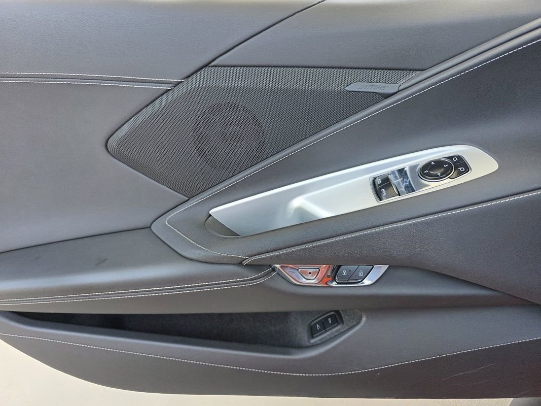 Used 2020 Chevrolet Corvette Stingray Coupe w/ Z51 Performance Package image 17