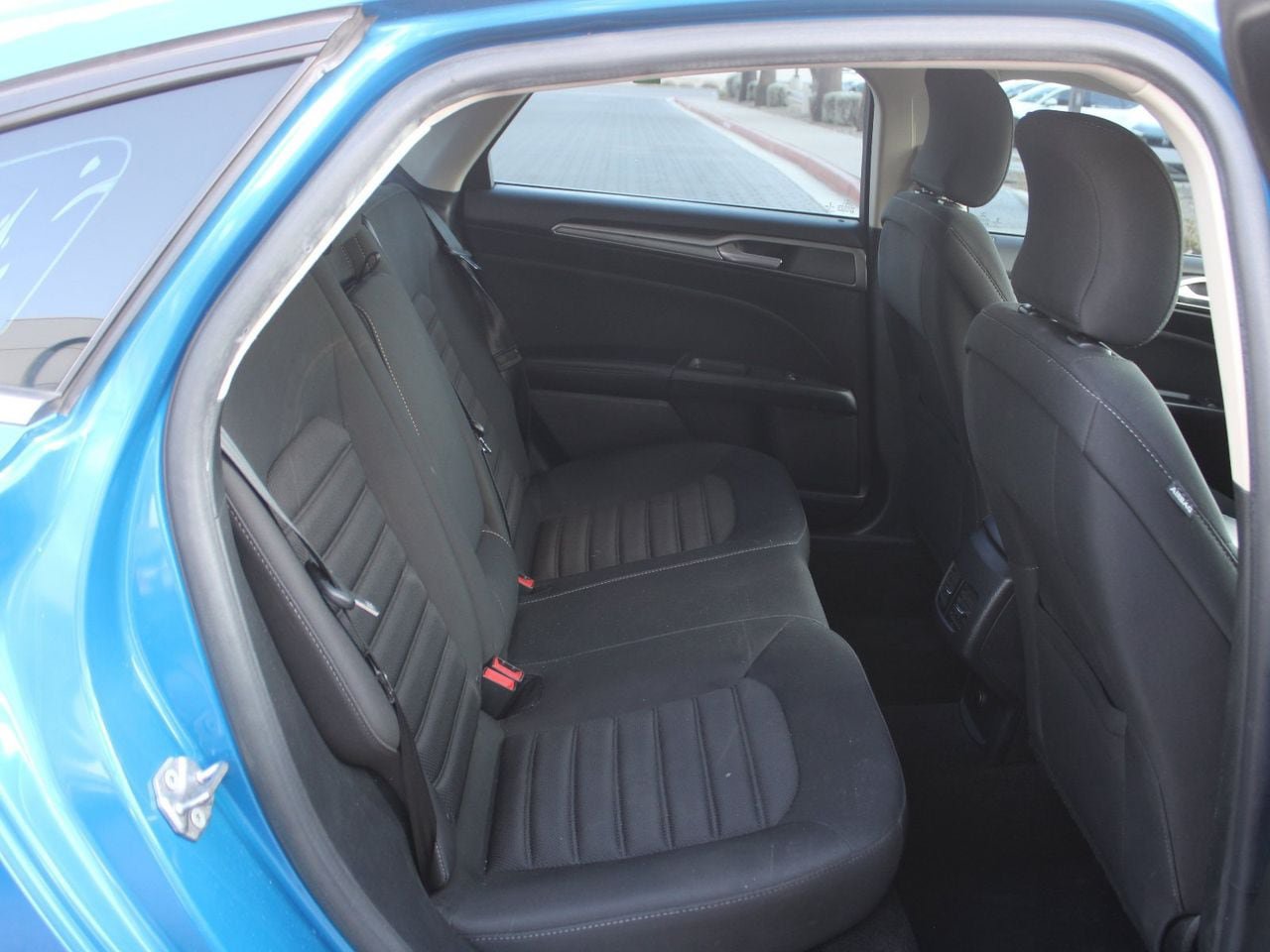 Used 2019 Ford Fusion SE FWD image 14