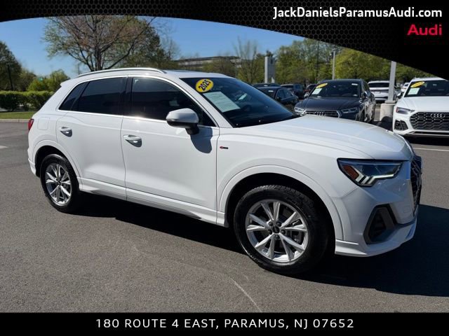 Used 2025 Audi Q3 2.0T Premium w/ Convenience Package image 3