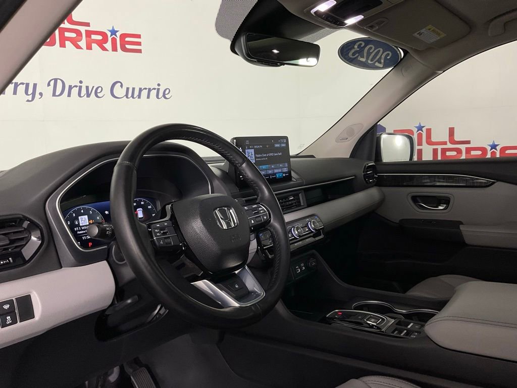 Used 2023 Honda Pilot Elite image 12