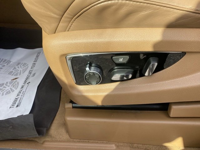 Used 2016 Cadillac Escalade ESV Platinum image 17