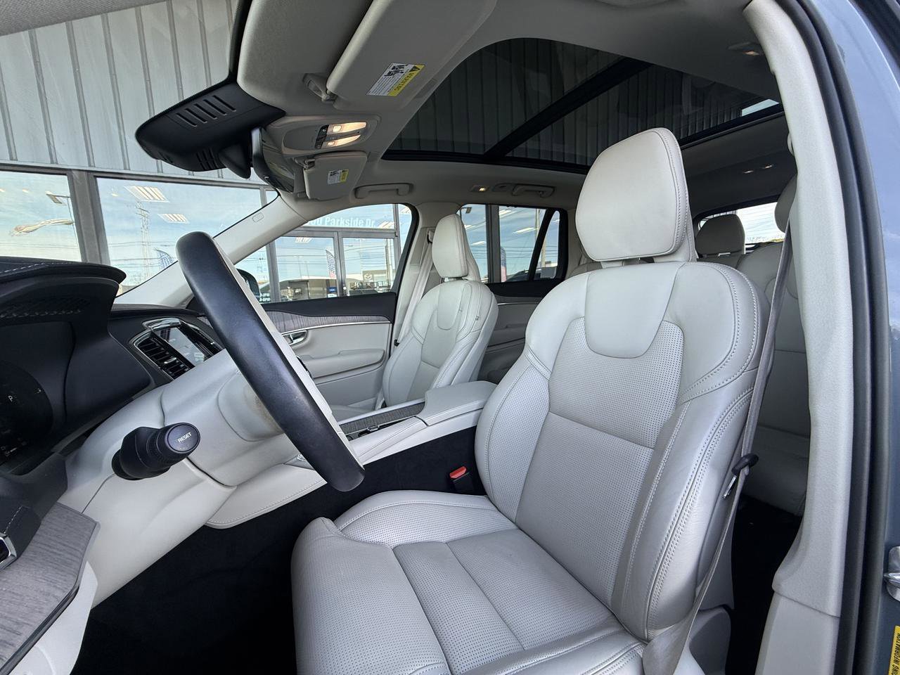 Used 2023 Volvo XC90 T8 Ultimate image 16