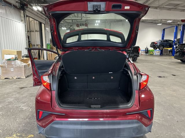 Used 2018 Toyota C-HR XLE FWD image 25