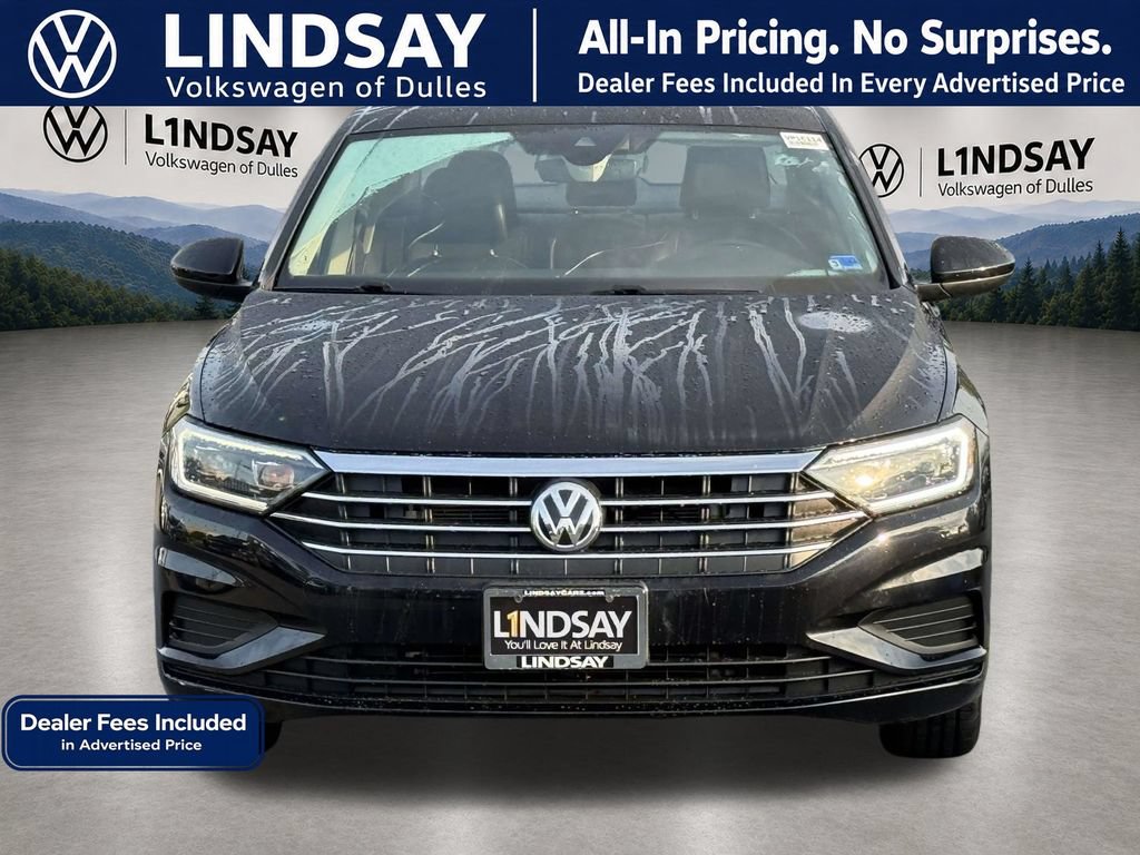 Used 2019 Volkswagen Jetta SEL w/ Cold Weather Package FWD image 3