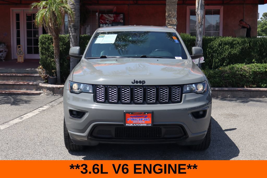 Used 2021 Jeep Grand Cherokee Laredo X RWD image 3