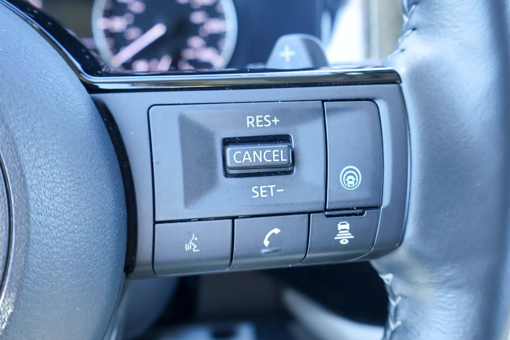 Used 2025 Nissan Pathfinder SL image 14