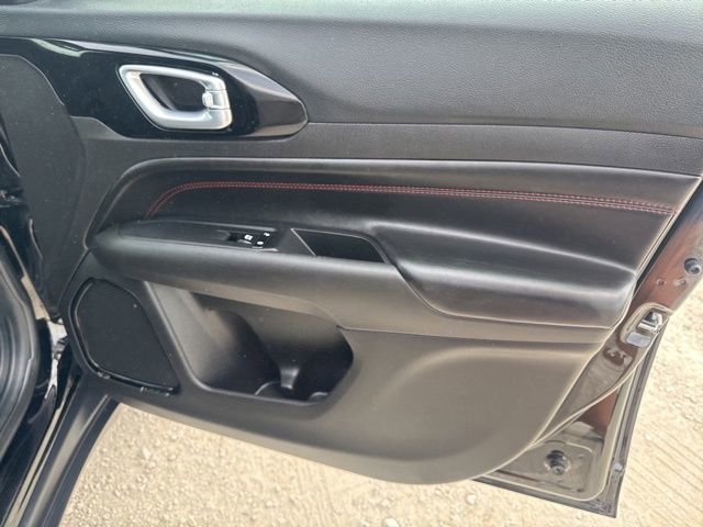 Used 2025 Jeep Compass Trailhawk image 20