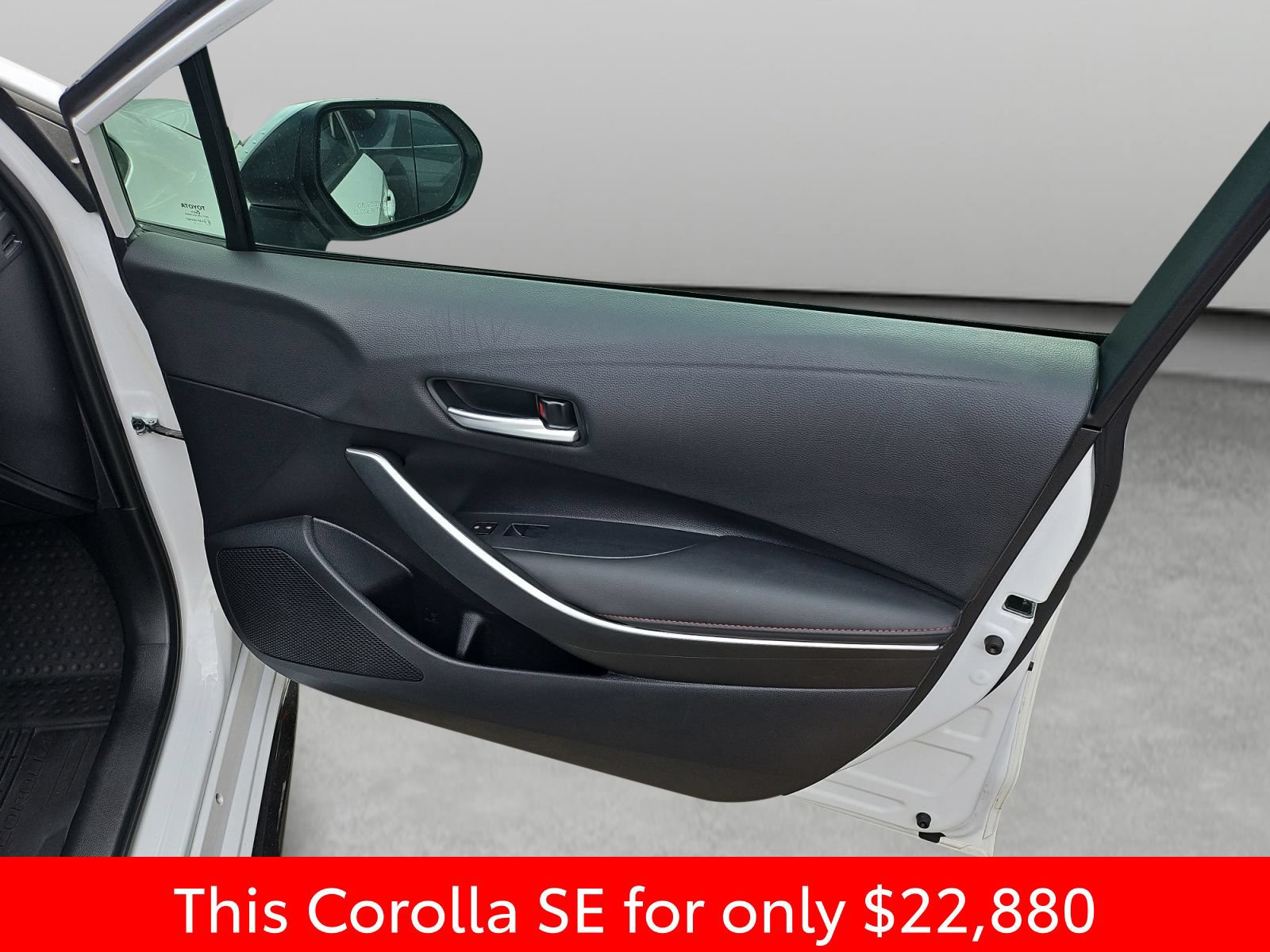 Used 2023 Toyota Corolla SE FWD image 36