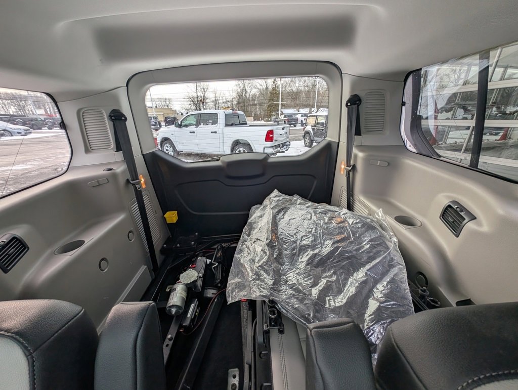 Used 2020 Ford Transit Connect Titanium w/ Trailer Tow Package image 35