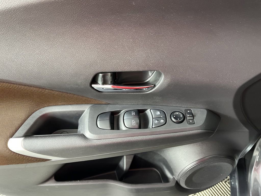 Used 2024 Nissan Kicks SR image 24