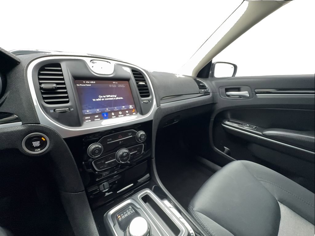 Used 2023 Chrysler 300 Touring w/ Sport Appearance Package RWD image 41