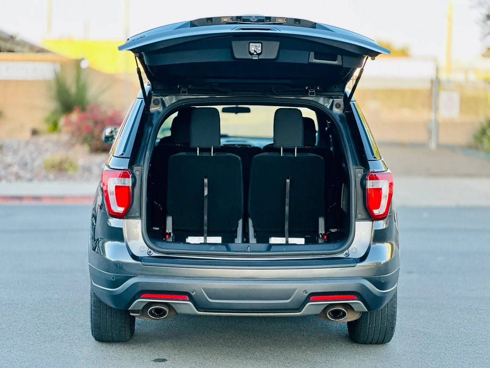 Used 2018 Ford Explorer XLT FWD image 7