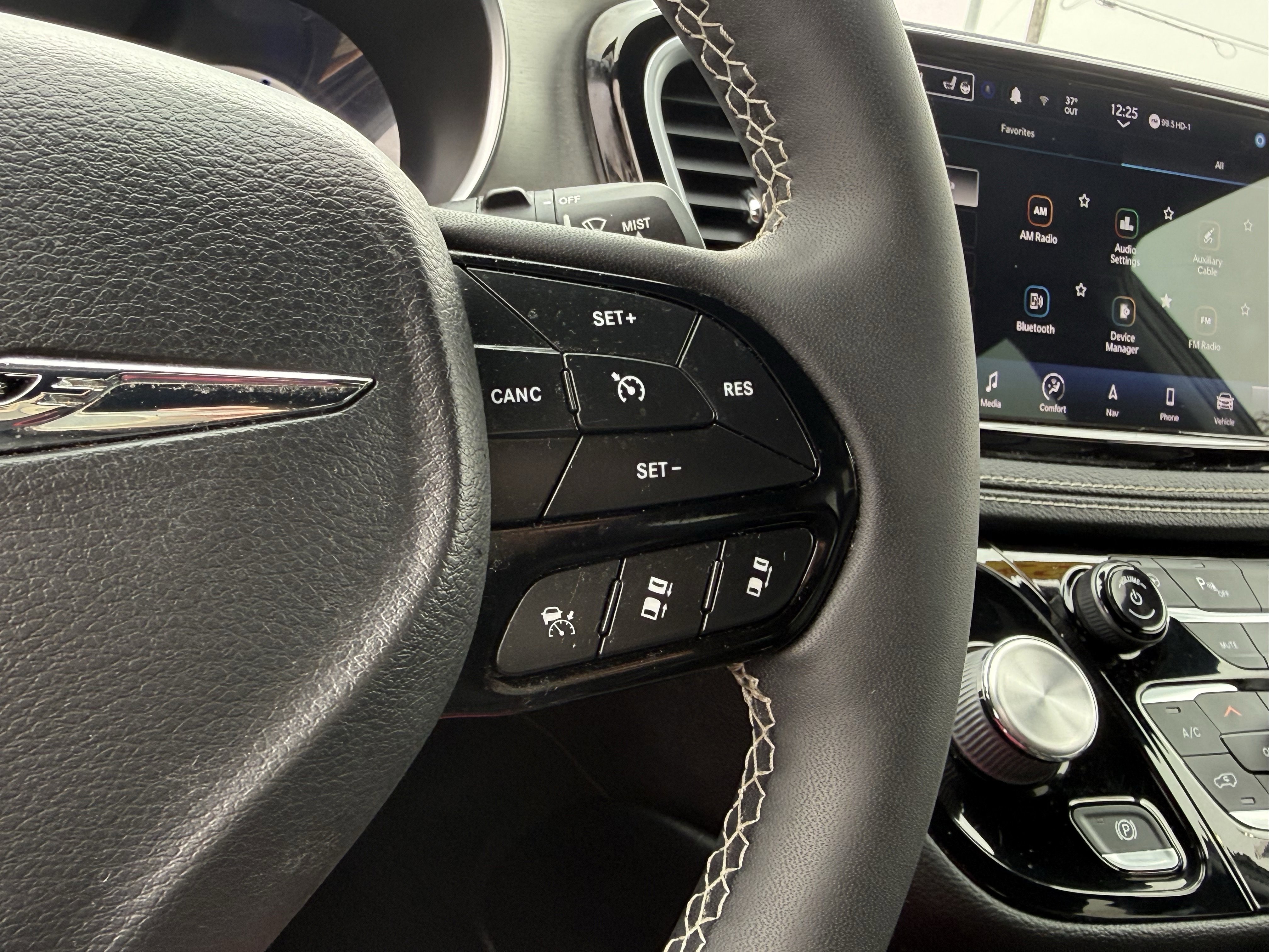 Used 2022 Chrysler Pacifica Limited w/ S Appearance Package image 27