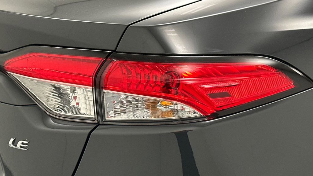 Certified 2025 Toyota Corolla LE image 17