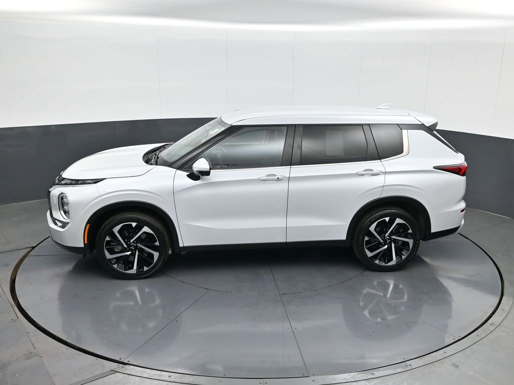 Used 2024 Mitsubishi Outlander SE image 21