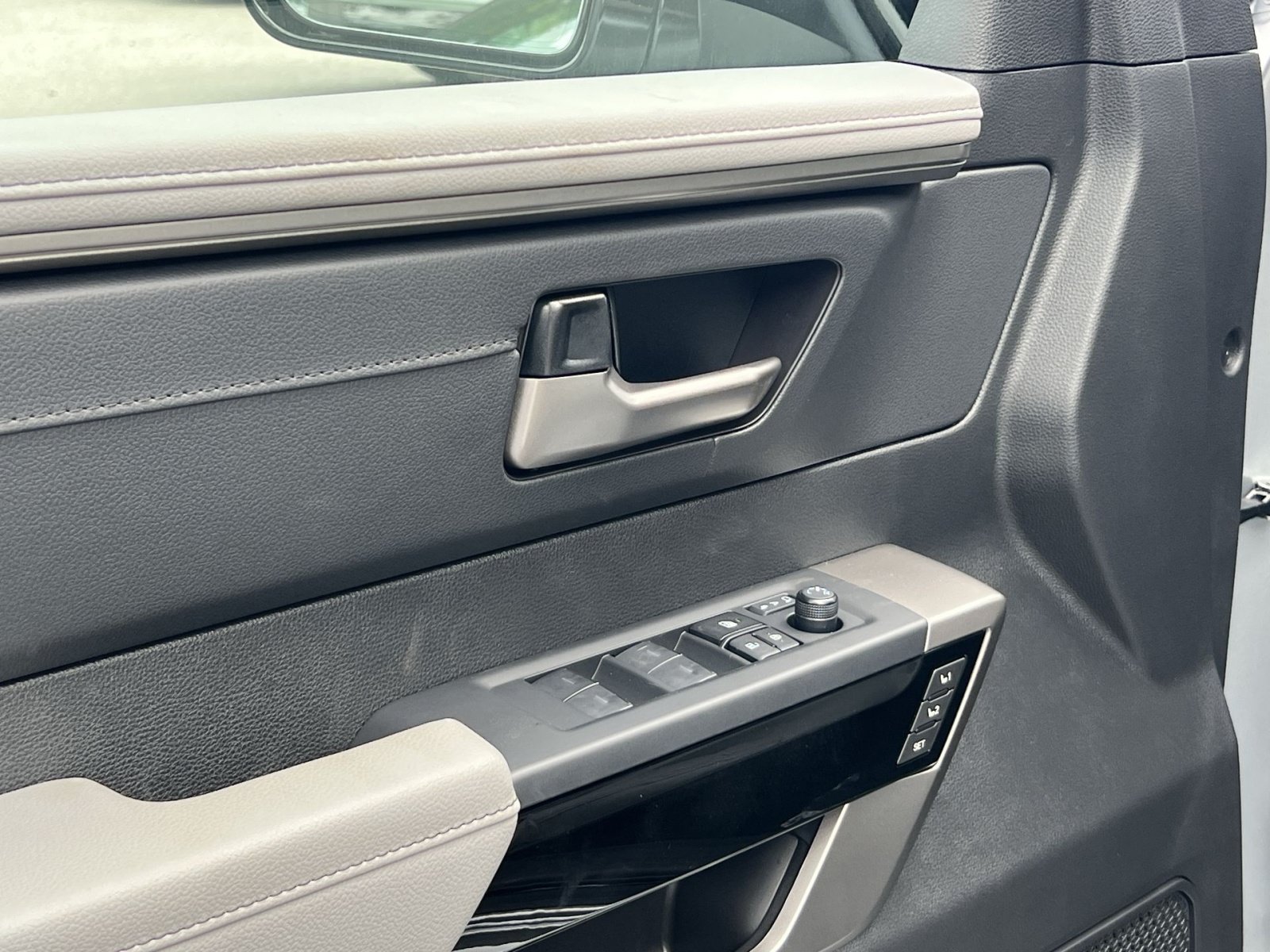 New 2026 Toyota Tundra Limited AWD/4WD image 10