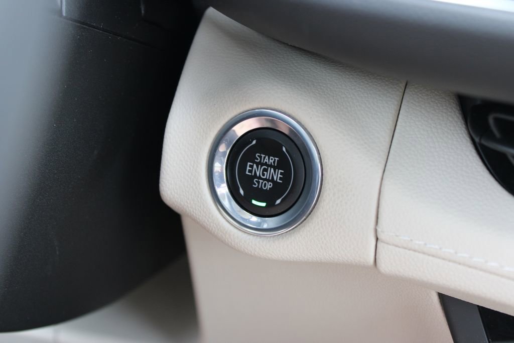 Used 2023 Buick Envision Essence w/ Technology Package I AWD/4WD image 39