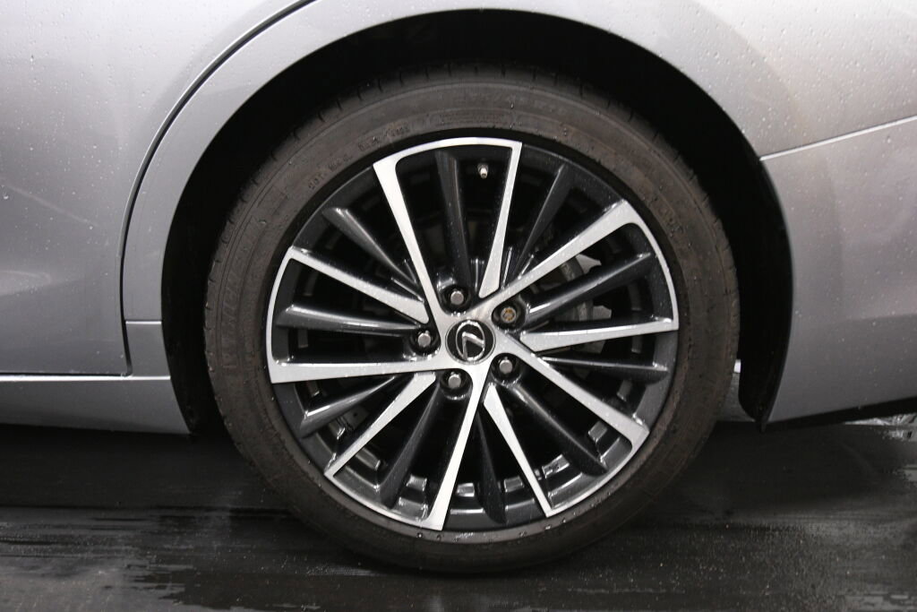 Used 2024 Lexus ES 350 w/ Premium Package image 32