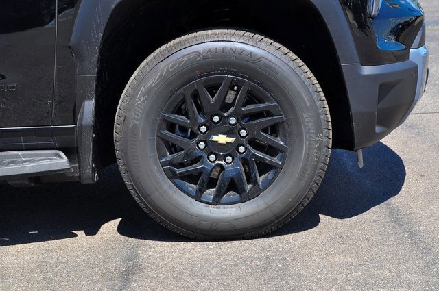 New 2025 Chevrolet Silverado EV LT image 5