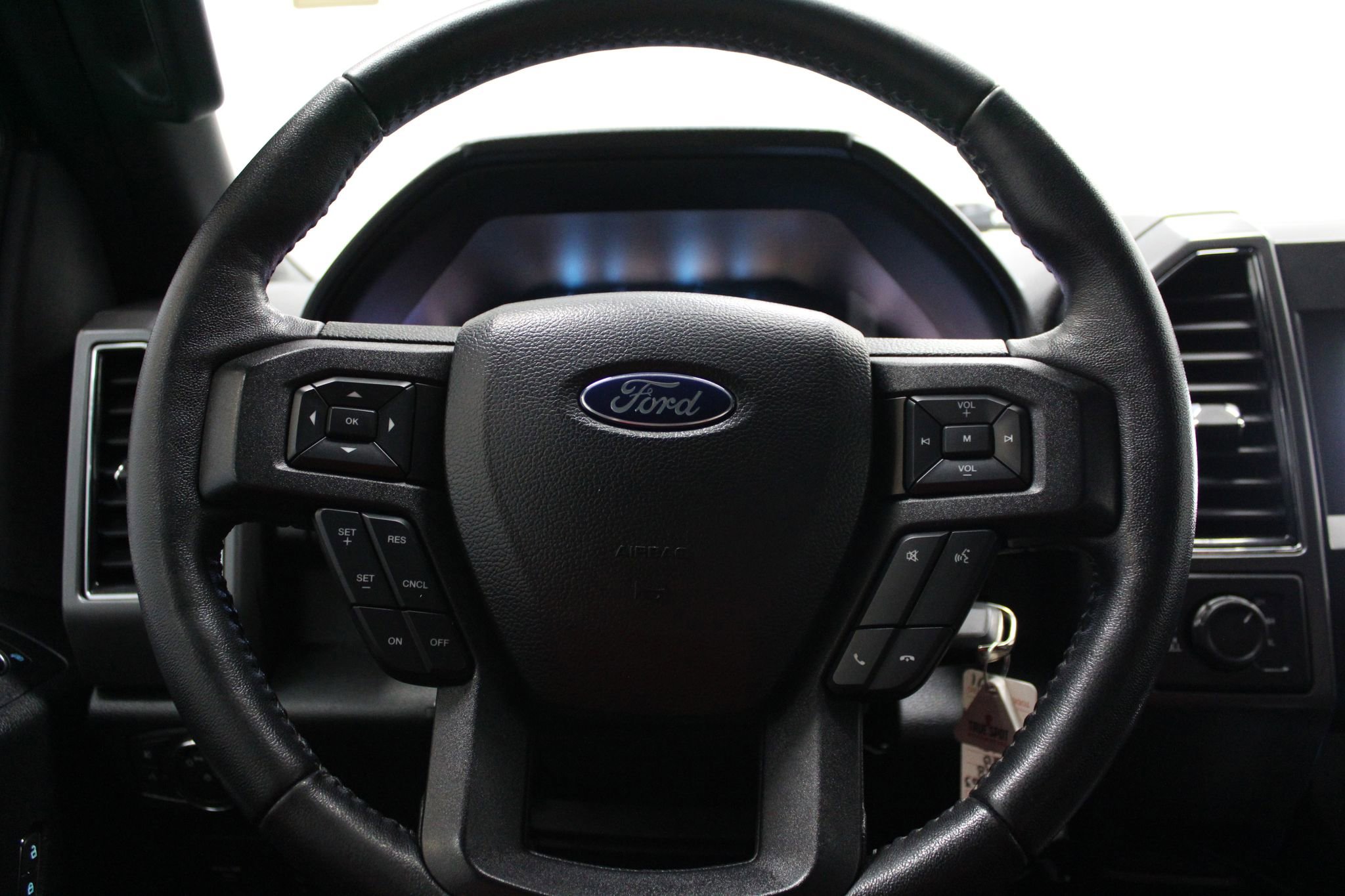 Used 2018 Ford F150 XLT w/ Equipment Group 302A Luxury image 26