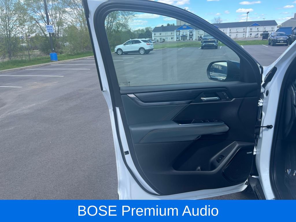Used 2025 GMC Acadia AT4 w/ LPO, Floor Liner Package AWD/4WD image 12
