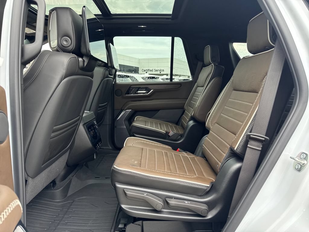 New 2026 GMC Yukon Denali Ultimate w/ LPO, Illumination Package AWD/4WD image 14
