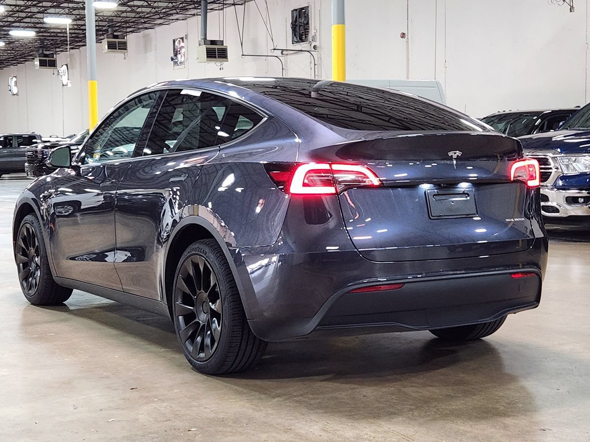 Used 2024 Tesla Model Y Long Range AWD/4WD image 11
