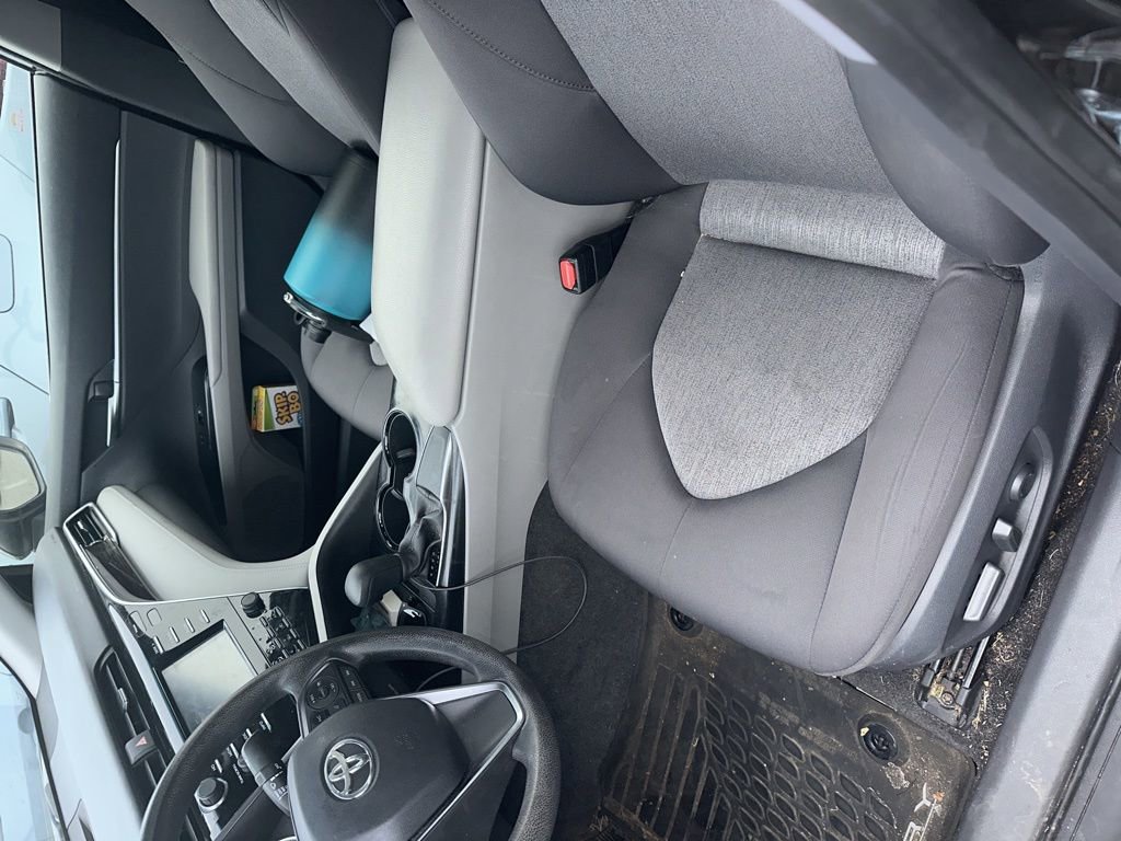 Used 2018 Toyota Camry LE w/ Convenience Package image 4