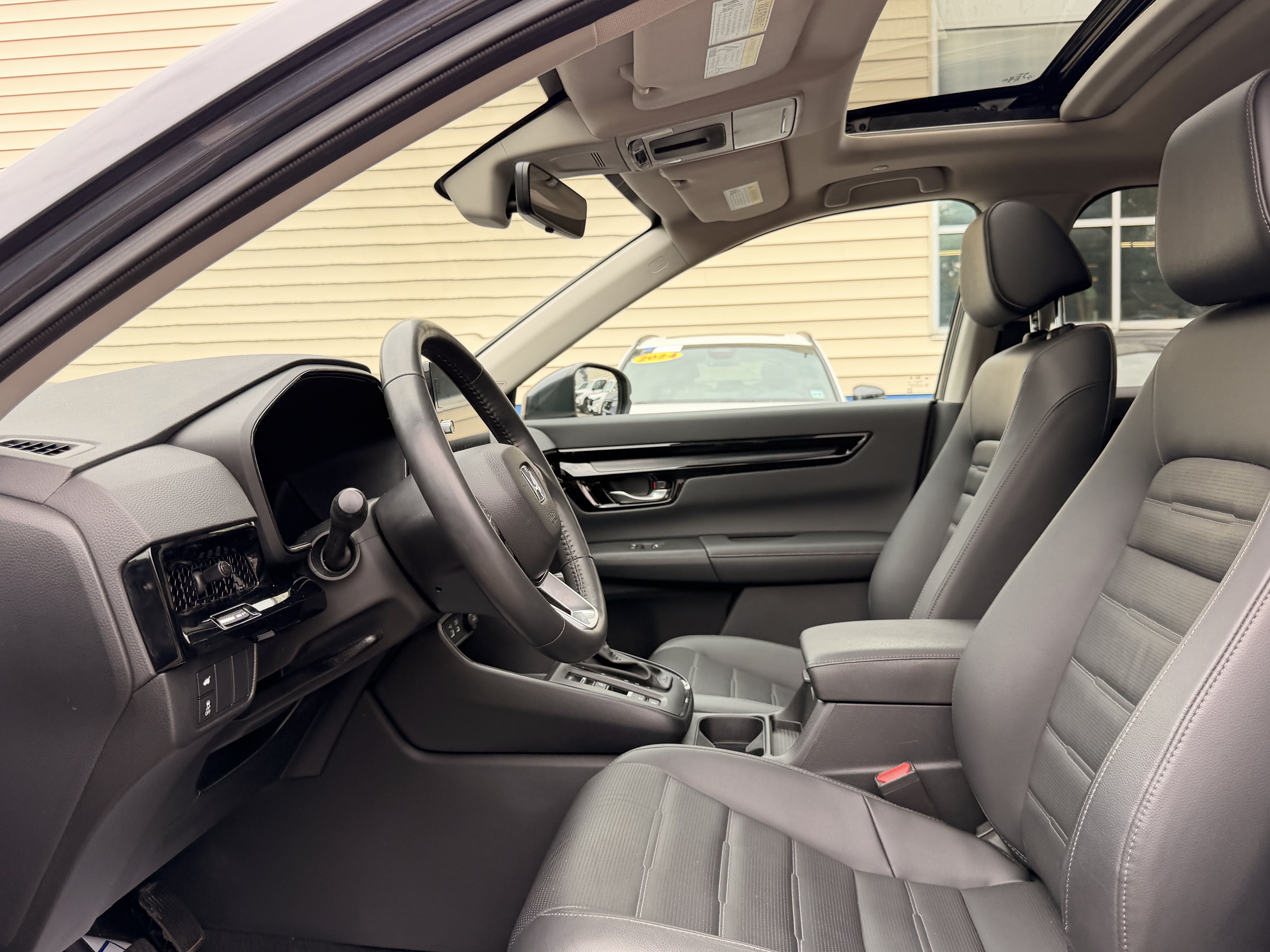 Used 2023 Honda CR-V EX-L image 14