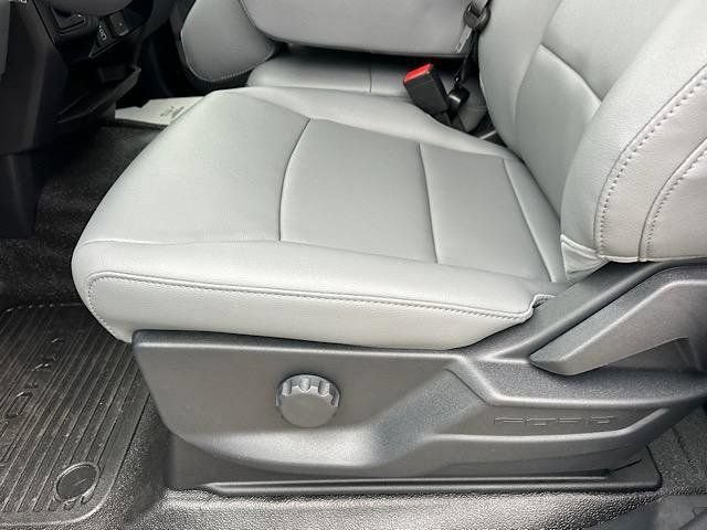 New 2026 Ford F550 4x4 Regular Cab Super Duty image 12